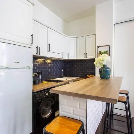 Sentier Historical Center Charming & Cosy Apartment *