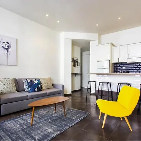 Sentier Historical Center Charming & Cosy Apartment
